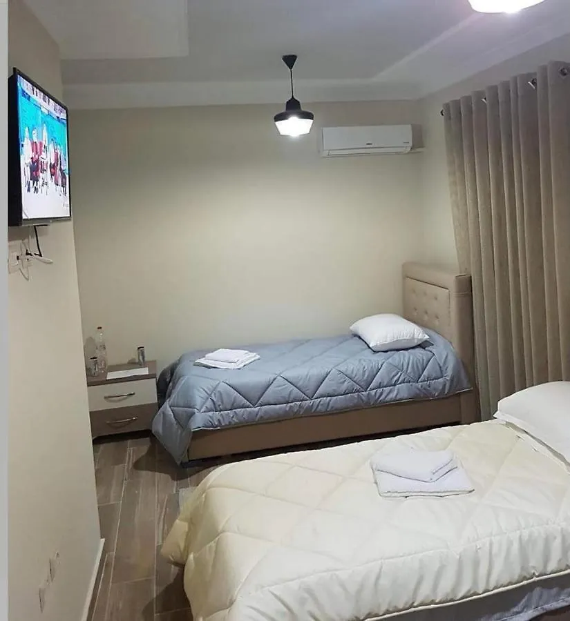 Vila Leo Lux Korça Albanien