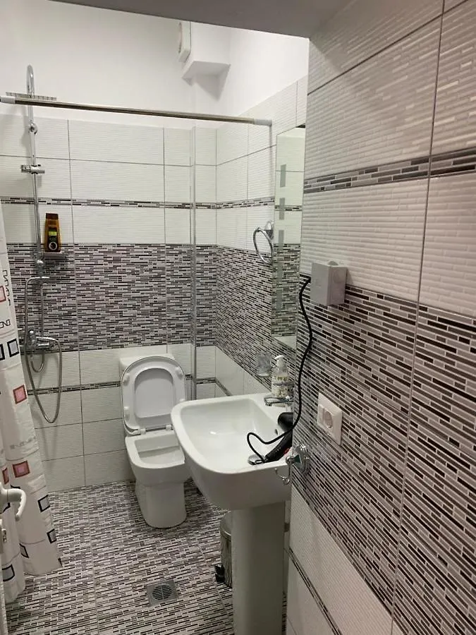 Vila Leo Lux Korça Bed & Breakfast