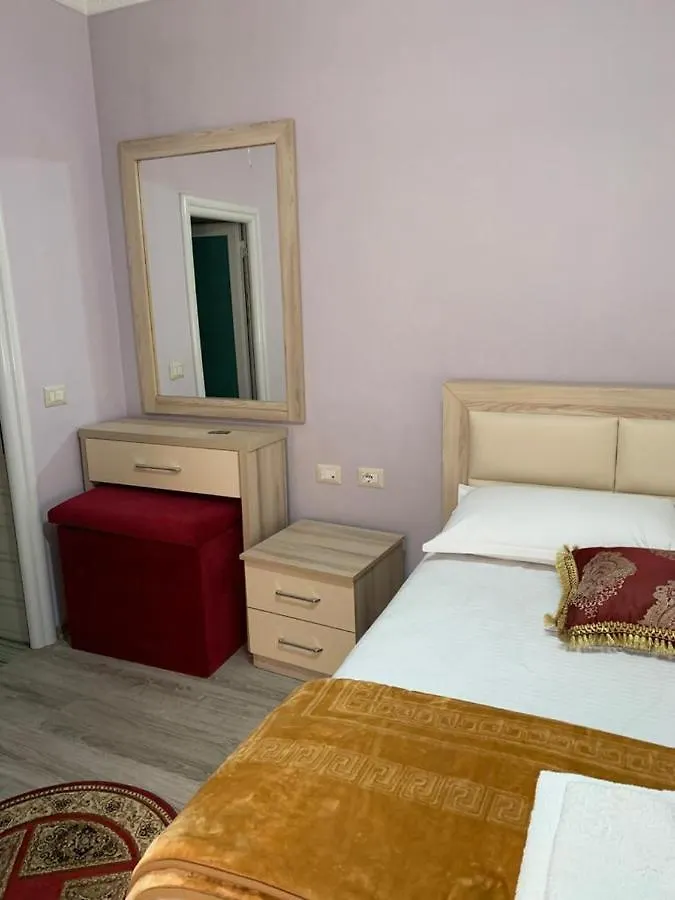 Bed & Breakfast Vila Leo Lux Korça