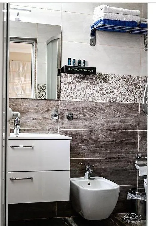 Bed & Breakfast Vila Leo Lux Korça