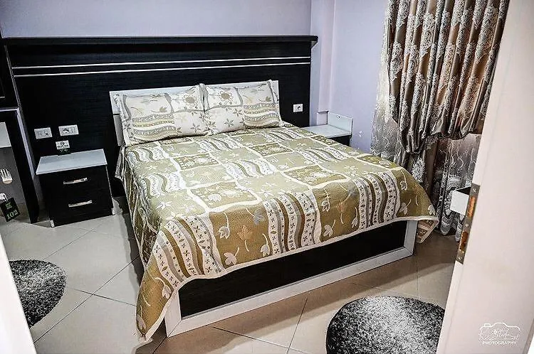 Vila Leo Lux Korce 0*,  Albania
