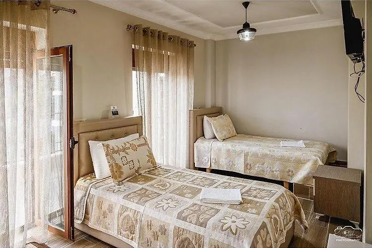 Vila Leo Lux Korça 0*,  Albanien